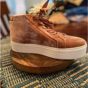 Kenneth Cole Janette  Blush Velvet high top shoes/sneakers size 8.5